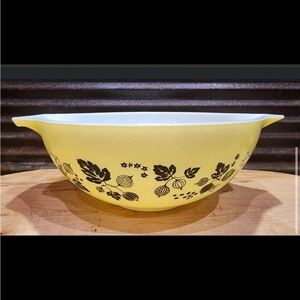 Vintage Pyrex #444 Gooseberry 4 Qt Cinderella Mixing Bowl Yellow Black